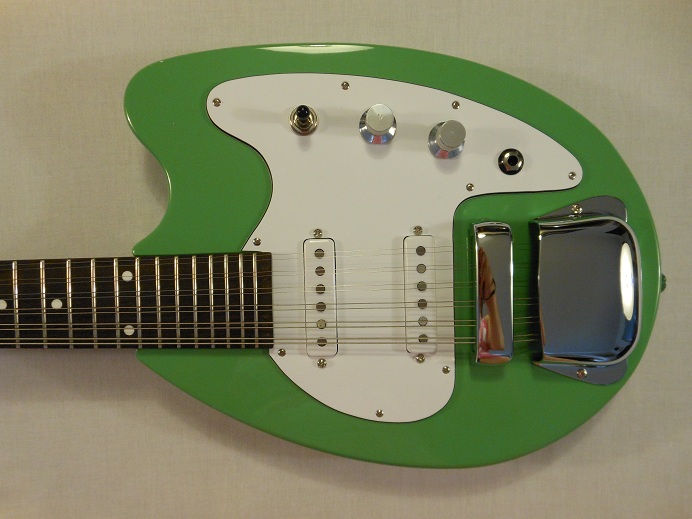 Mando Guitar Picture 8